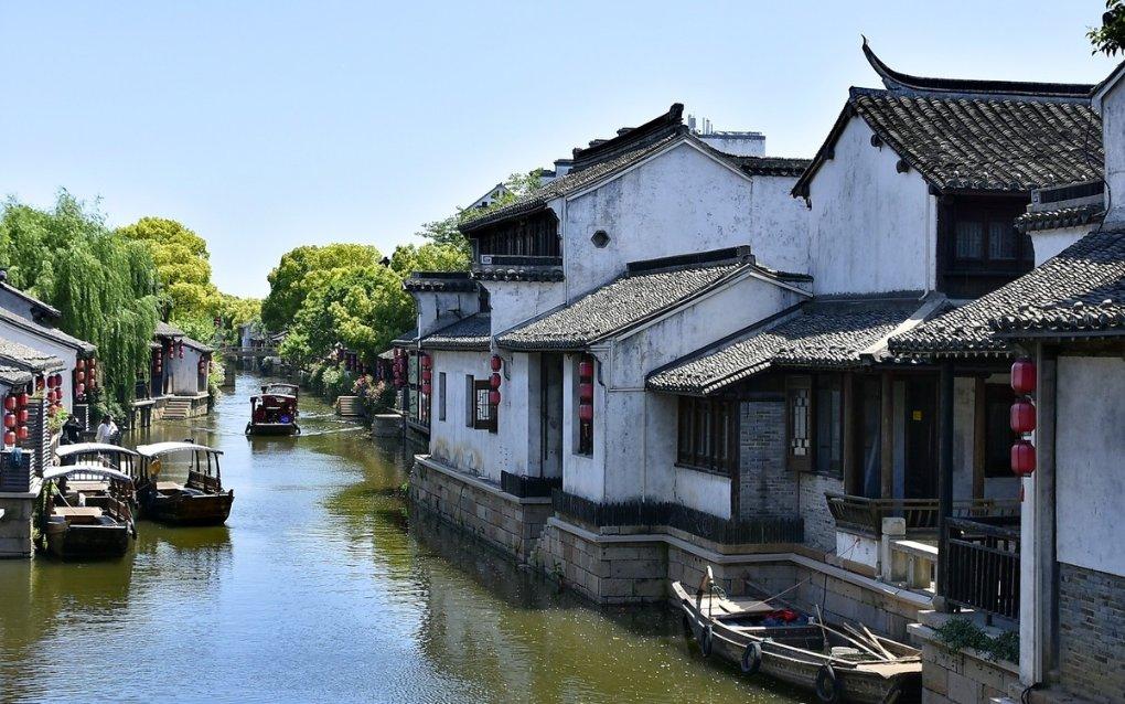 逃出白海豹洞